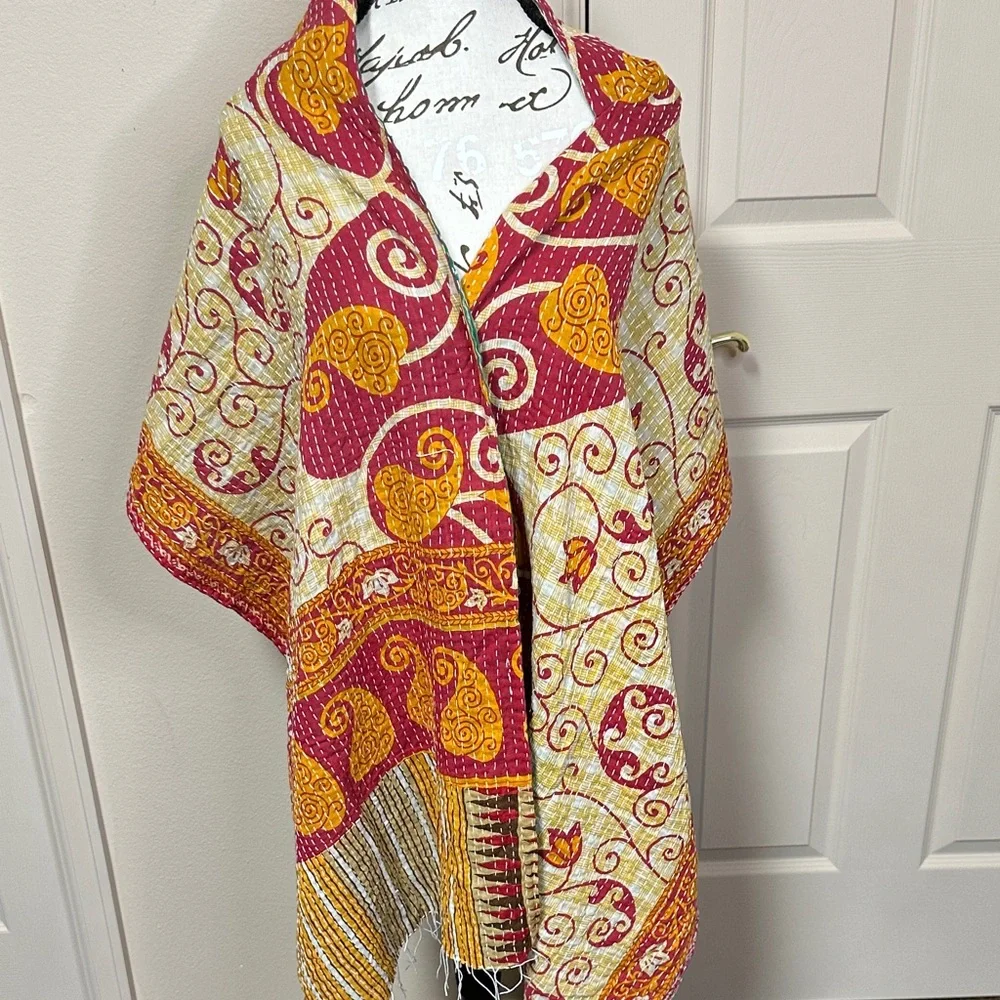 Beautiful Reversible Kantha Scarf - Picture 3 of 3